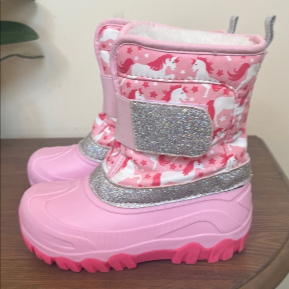 Girl’s Pink and Silver Unicorn Star Patterned Snow Boots Size 13/1 - Picture 2 of 7
